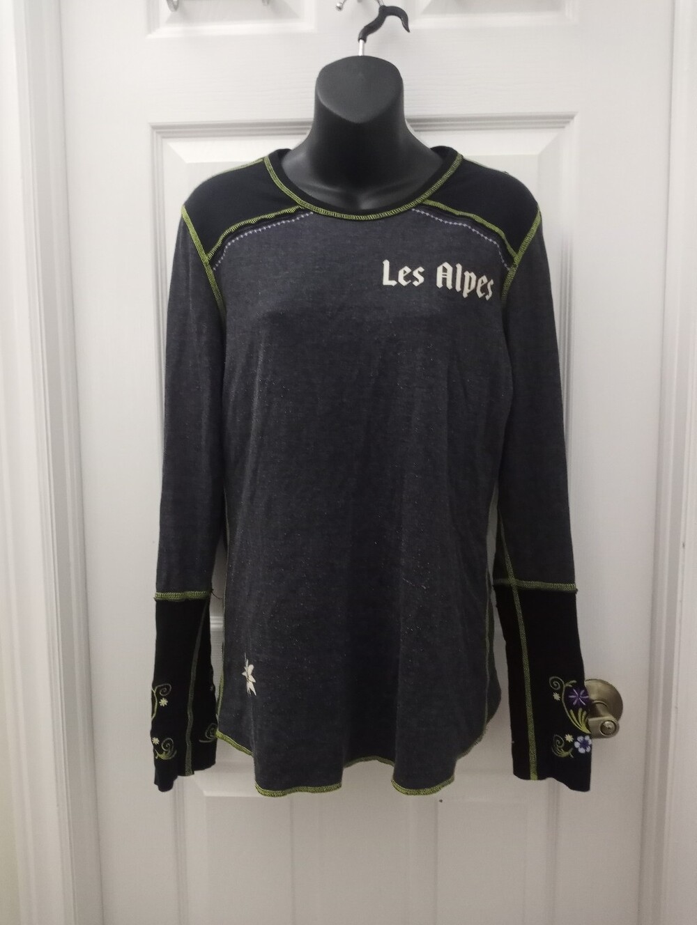 ALP N ROCK Long Sleeve Embroidered Top
